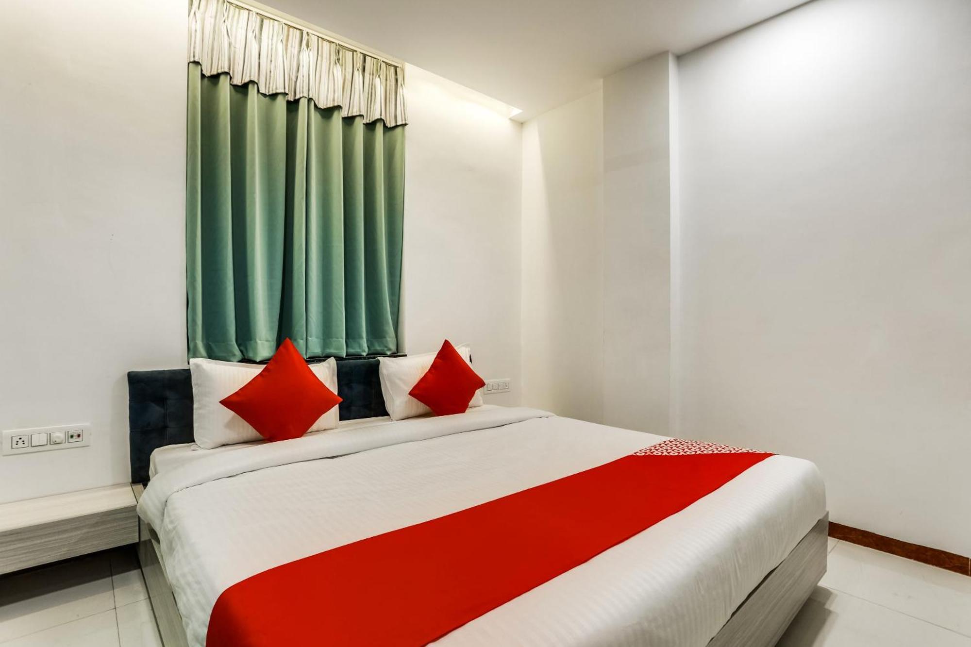 Hotel O Omkar Indore Bagian luar foto
