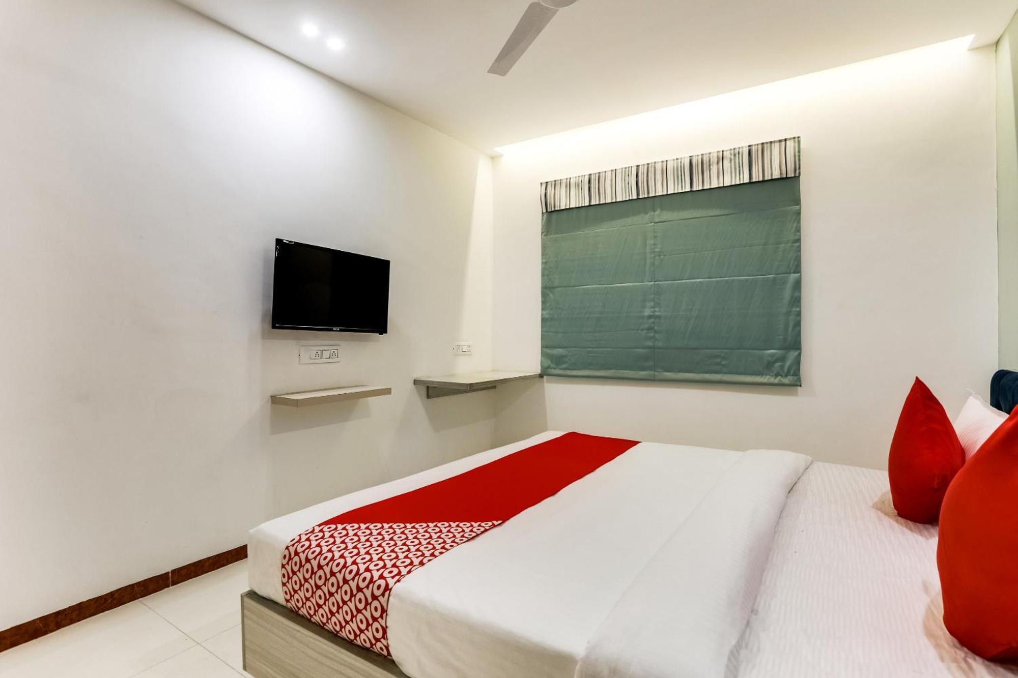 Hotel O Omkar Indore Bagian luar foto